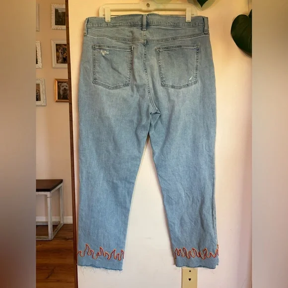 Hand Embroidered Flames Hem Jeans ❤️‍🔥 - Picture 5 of 8